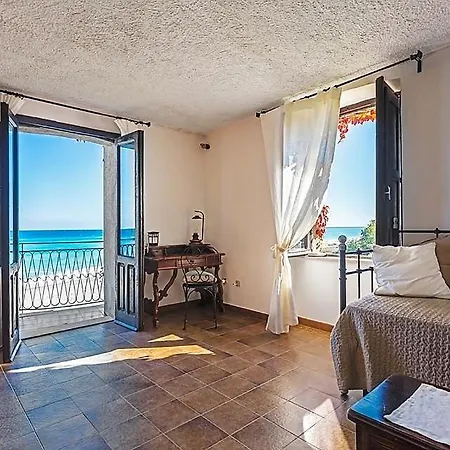 Sleeps 3 With Air Con Santa Caterina Dello Ionio Marina